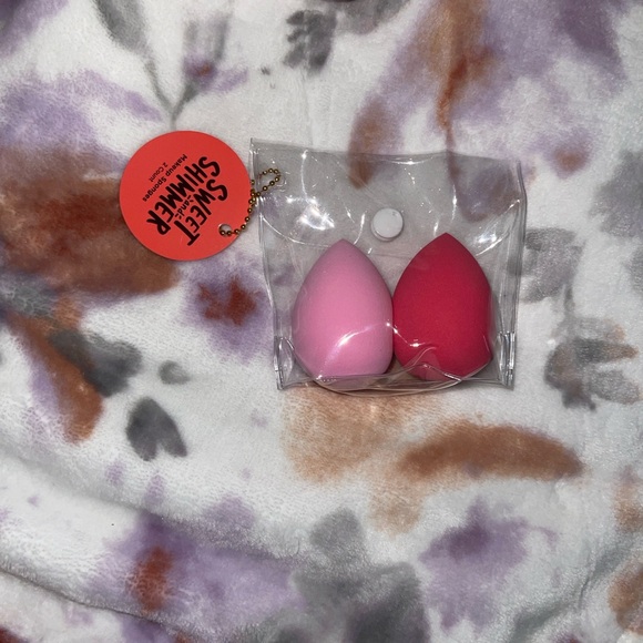 Ulta Beauty Sweet Shimmer Skincare Set - Pink and Red - Picture 3 of 4